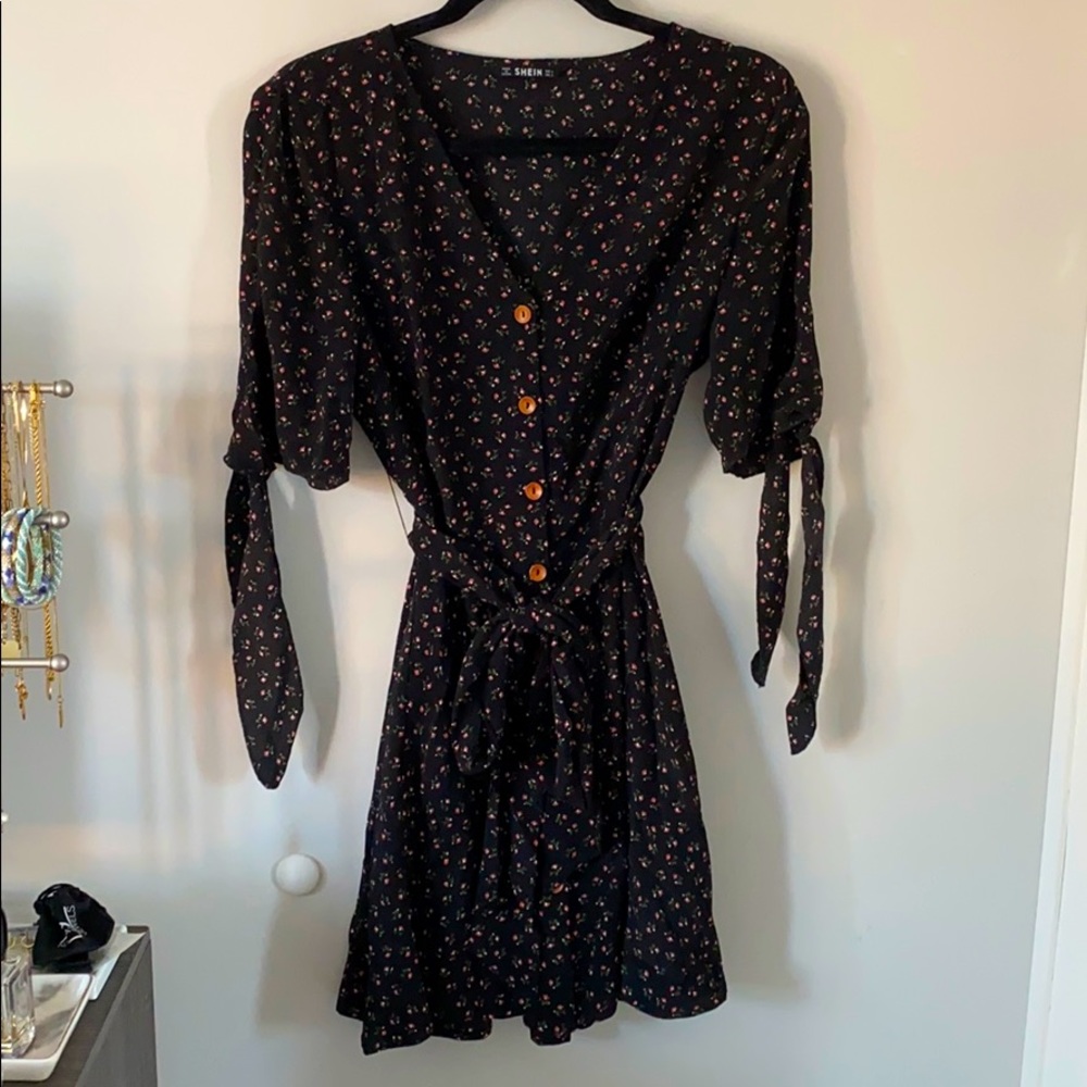 Floral dress NWOT